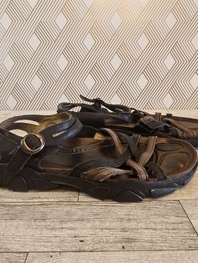 Keen Naples II Leather Side Buckle Strappy Outdoor Beach Sandals Black & Brown 9